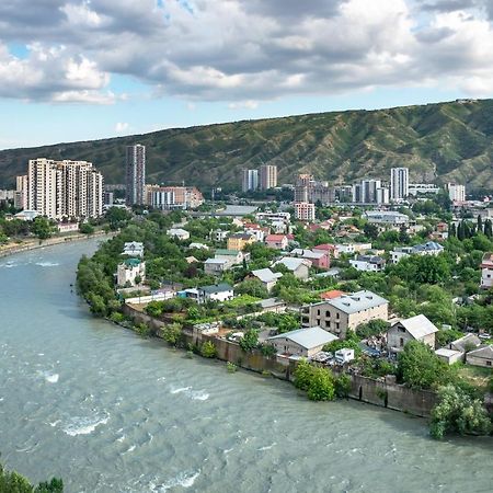 Royal Tulip Hotel & Casino, Tbilisi Exterior photo The Rioni River in Vladikavkaz
