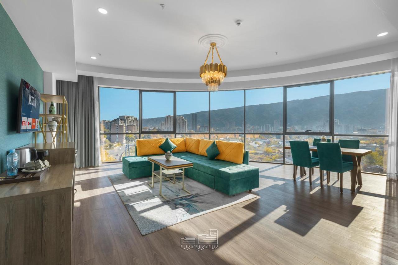Royal Tulip Hotel & Casino, Tbilisi Exterior photo A living room in a modern apartment